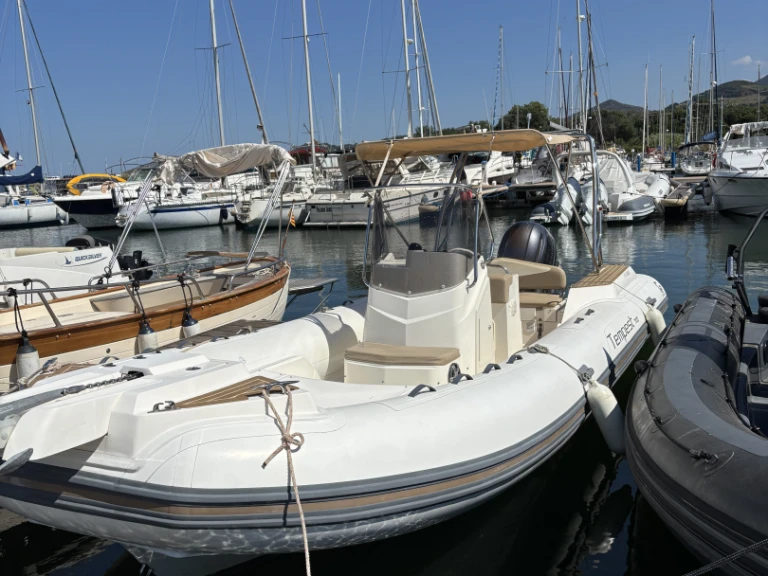Yacht charter Argelès-sur-Mer - Capelli Tempest 700 on SamBoat