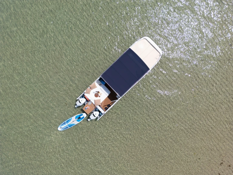 Motorboat hire in Faro - Cheetah Marine WOW 8.9