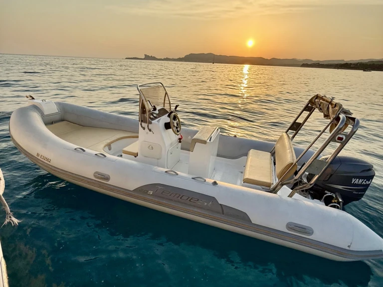 Hire RIB with or without skipper Capelli La Ciotat