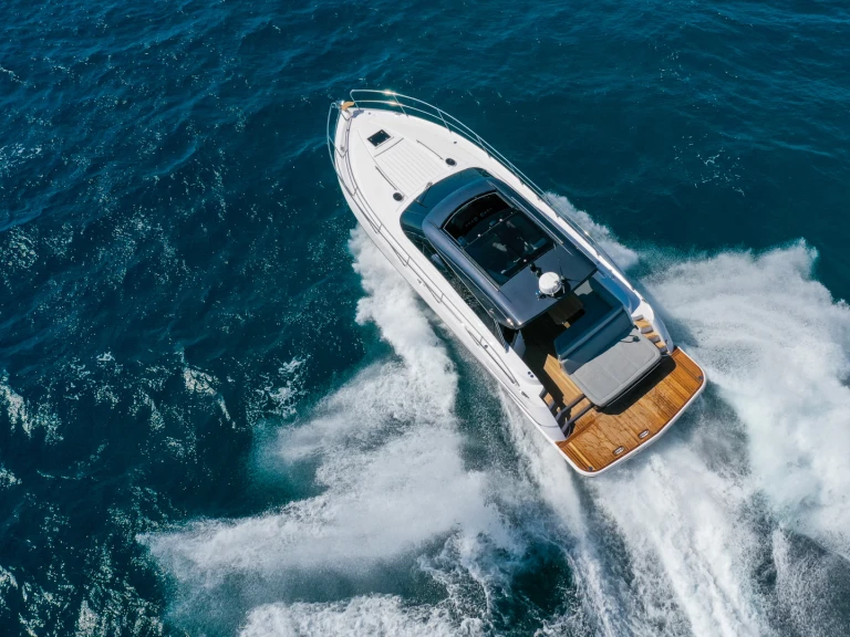 Yacht hire Saint-Tropez cheap Power 44