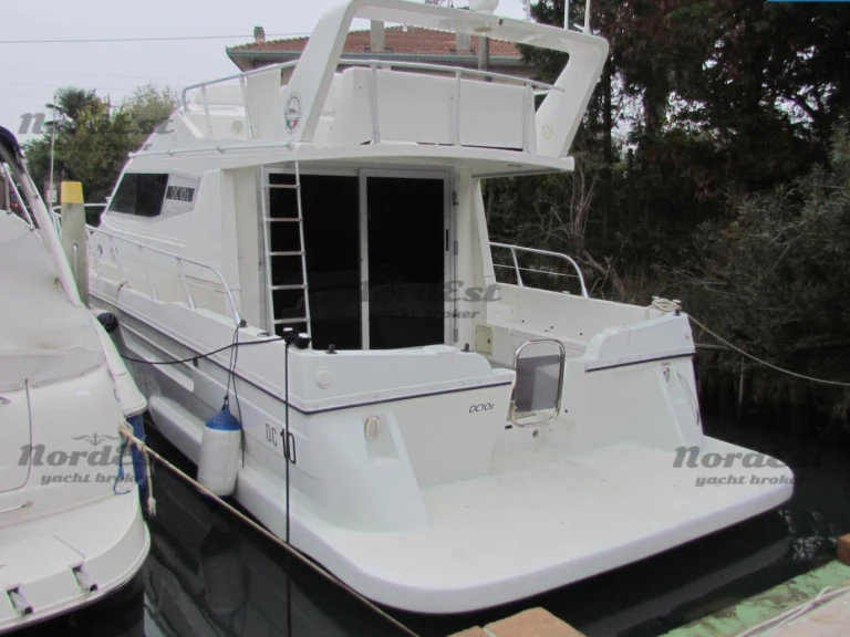 Charter a Mochi Craft Mochi 40 in Chioggia on Samboat