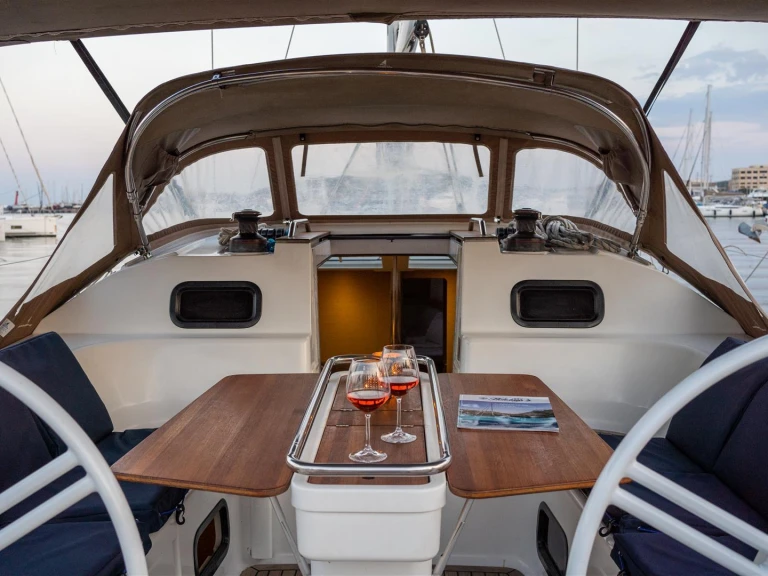Sailboat hire in Chersonisos - Elan Impression 45
