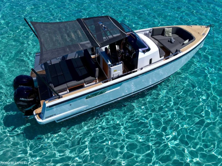 Charter a Fjord Fjord 38 Xpress in Ibiza Town on Samboat