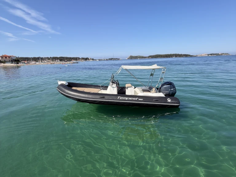 RIB to hire Six-Fours-les-Plages at the best price
