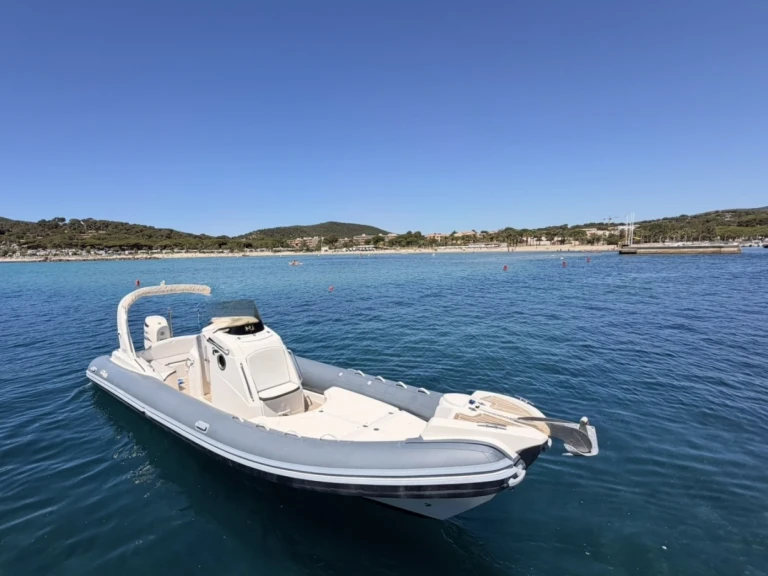 Motorboat hire in France - Nuova Jolly Prince 25 Luxe