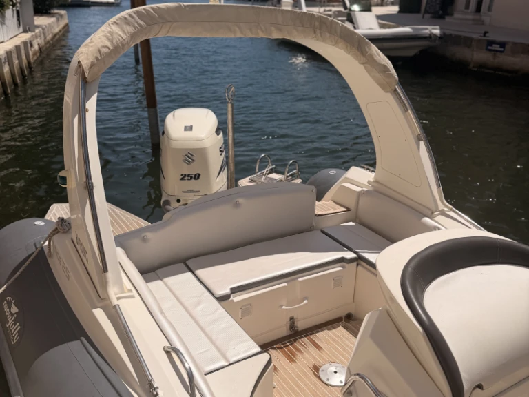 Motorboat to hire France at the best price