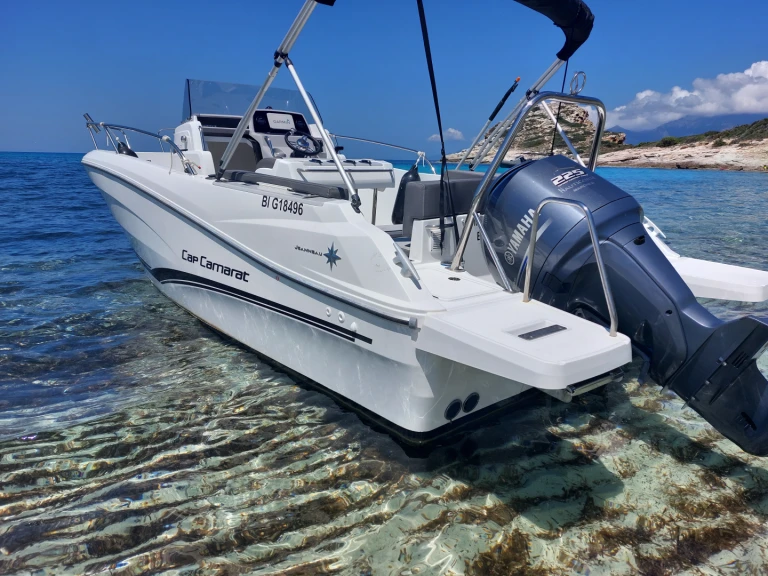 Hire Motorboat Jeanneau with a boat licence
