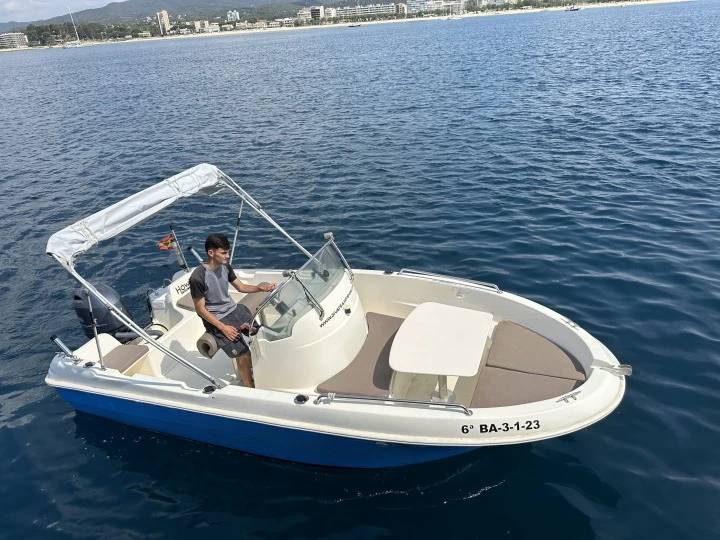 Motorboat to hire Palamós at the best price
