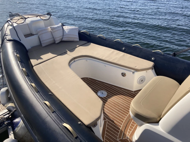 Hire RIB Nuova Jolly with a boat licence