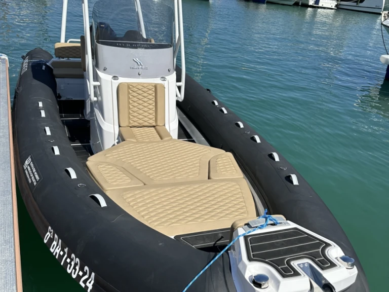 Highfield Highfield Sport 700 charter bareboat or skippered in  Sitges