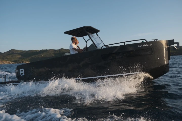 Charter a BravaBoats BA 75 in Roses on Samboat