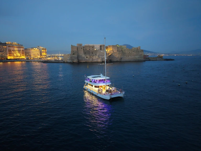 Catamaran hire in Naples - Ozgur ozdemir one off