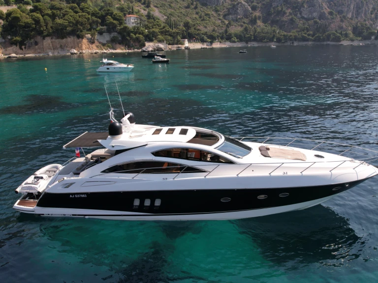 Hire a Sunseeker Predator 62 Beaulieu-sur-Mer