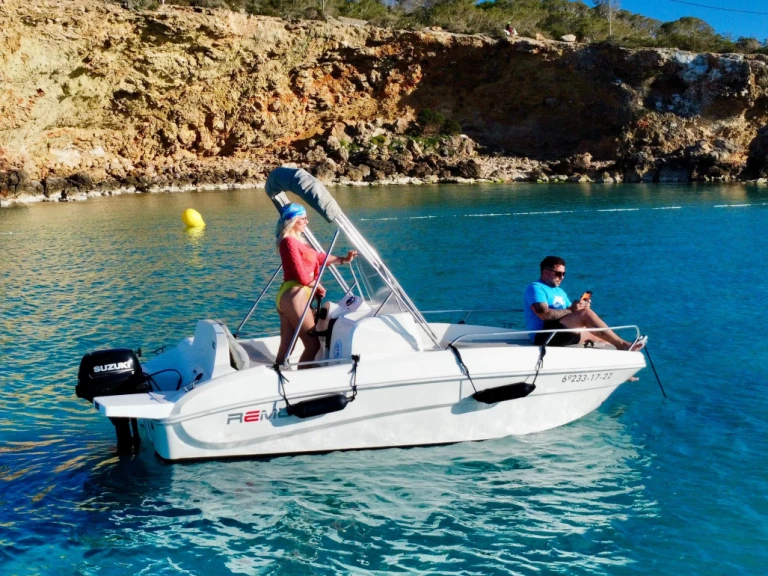 Hire a Remus Remus 450 open Sant Antoni de Portmany