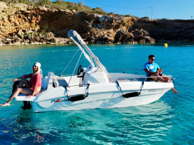 Yacht hire Sant Antoni de Portmany cheap Remus 450 open