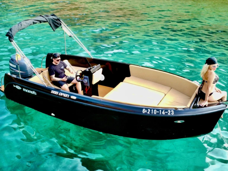 Motorboat to hire Sant Antoni de Portmany at the best price