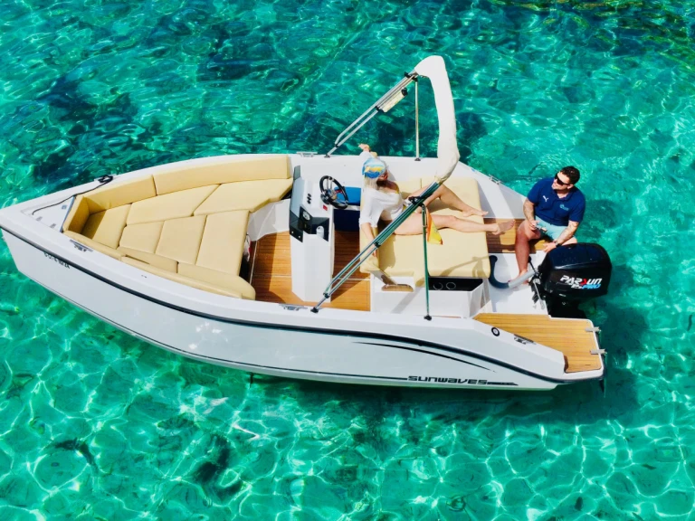 Hire a Silver Yacht 555 premium boat Sant Antoni de Portmany