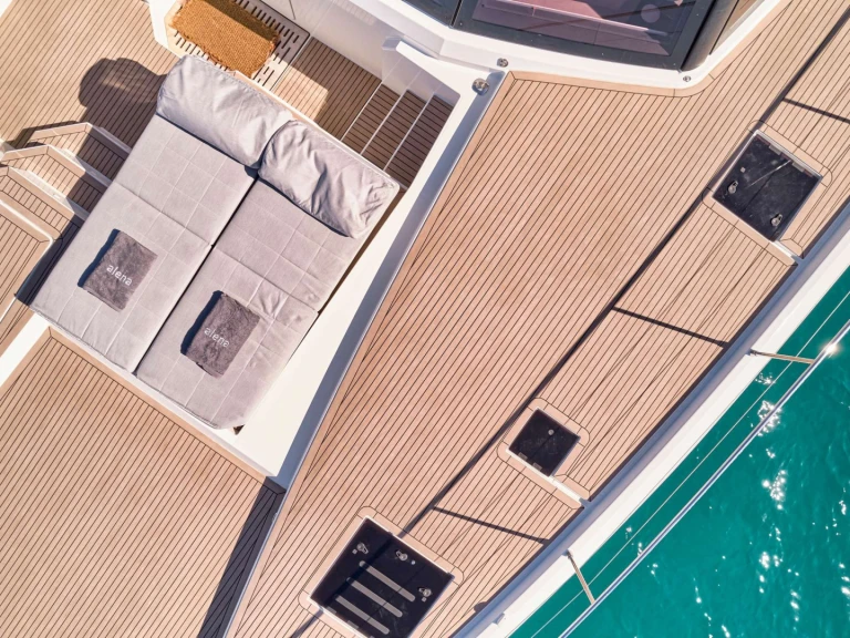 Hire Luxury Yacht Fountaine Pajot with a boat licence