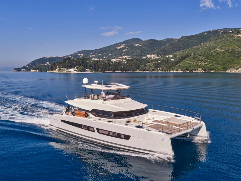 Luxury Yacht to hire Gouvia at the best price