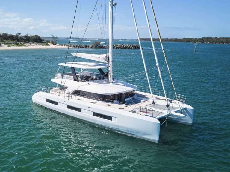 Yacht hire Alimos cheap Lagoon Sixty 5