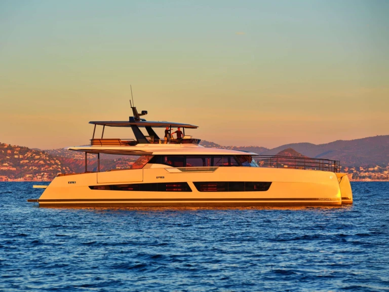 Hire Luxury Yacht Fountaine Pajot with a boat licence