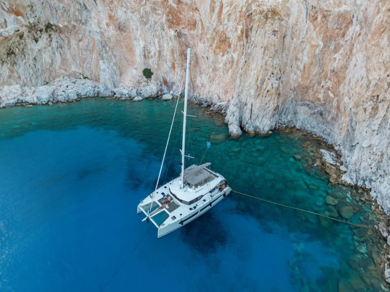 Hire Catamaran with or without skipper Fountaine Pajot Néa Péramos