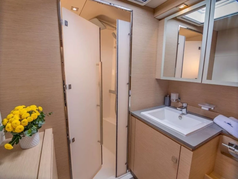 Charter a Fountaine Pajot Fountaine Pajot MY 44 in Néa Péramos on Samboat