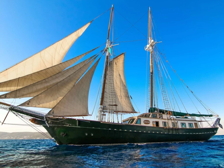 Yacht charter Néa Péramos -  Motor sailor on SamBoat