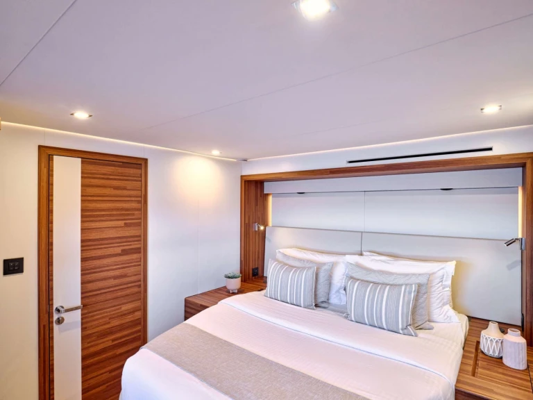 Hire a Fountaine Pajot Fountaine Pajot Thira 80 Marsh Harbour