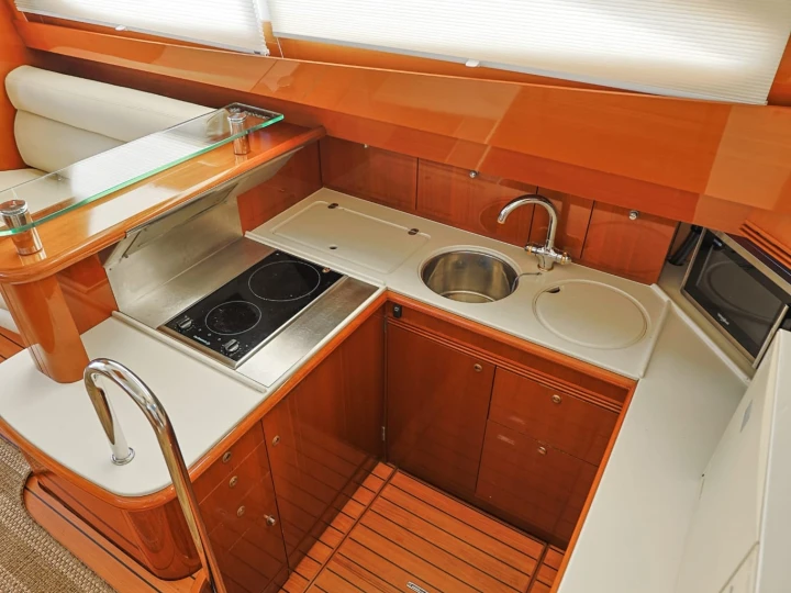 Yacht charter Vigo - Jeanneau Prestige 460 Fly on SamBoat