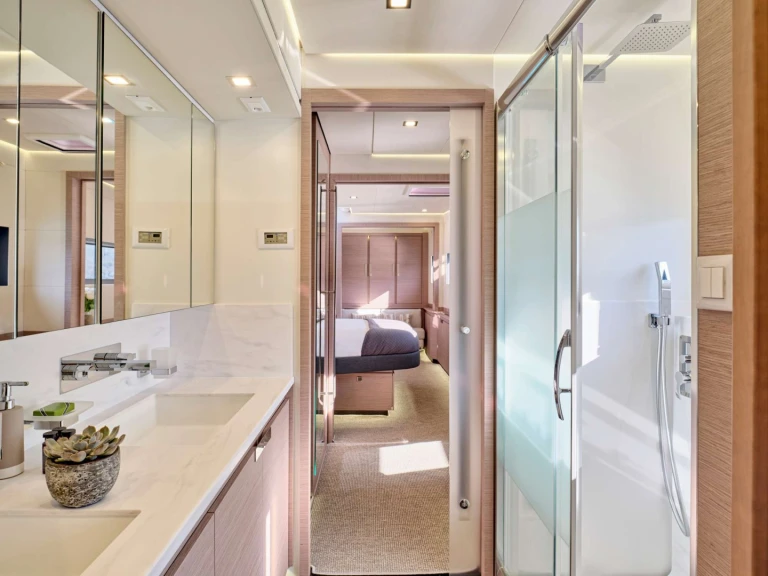 Yacht hire Alimos cheap Fountaine Pajot Power Alegria 67 (4 cab)