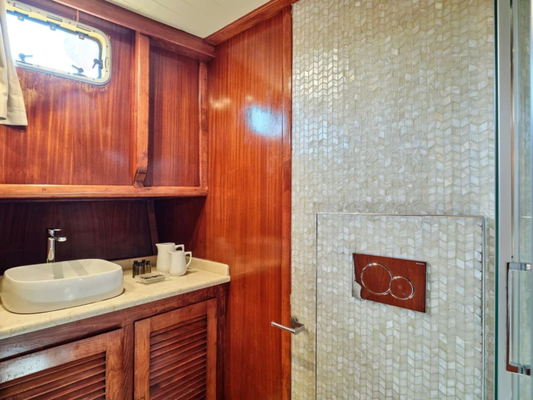 Yacht charter Alimos -  Ege Yat Motor Sailer on SamBoat