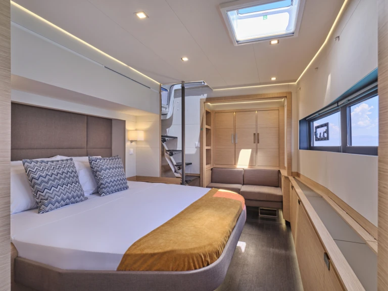 Hire Luxury Yacht with or without skipper Fountaine Pajot Gouvia