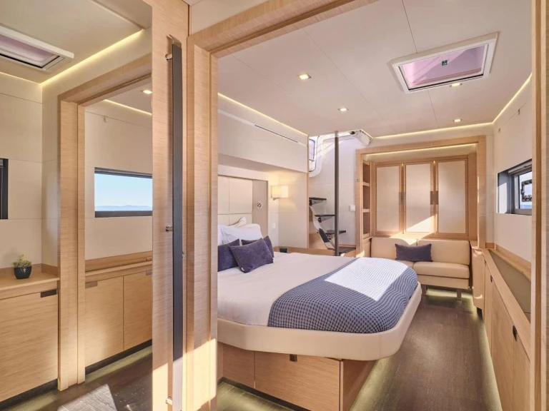 Yacht hire Néa Péramos cheap Fountaine Pajot Power Alegria 67 (5 cab)
