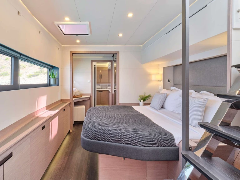 Catamaran to hire Kallithea at the best price