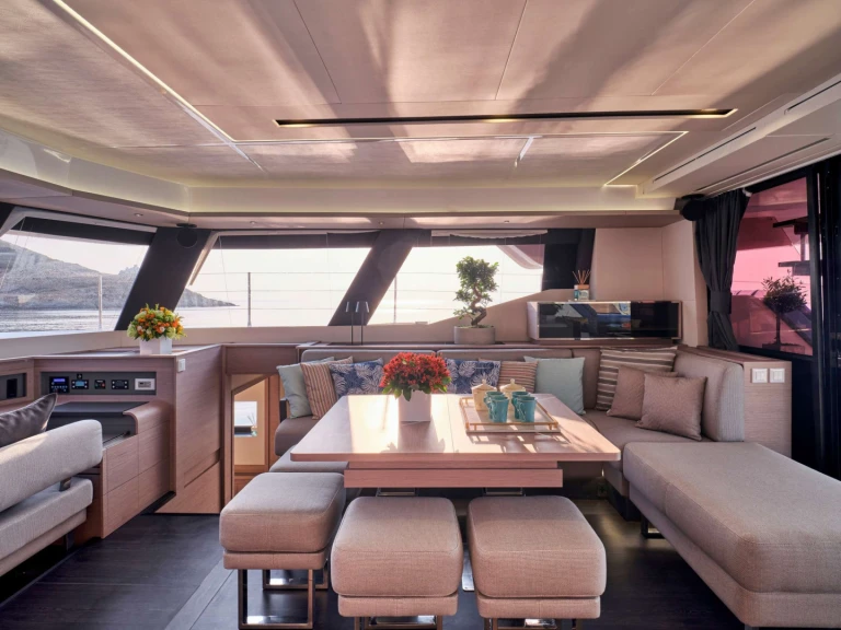 Catamaran to hire Néa Péramos at the best price