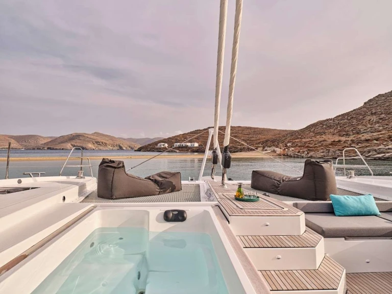 Catamaran hire in Néa Péramos - Fountaine Pajot Fountaine Pajot Alegria 67 (5 cab)