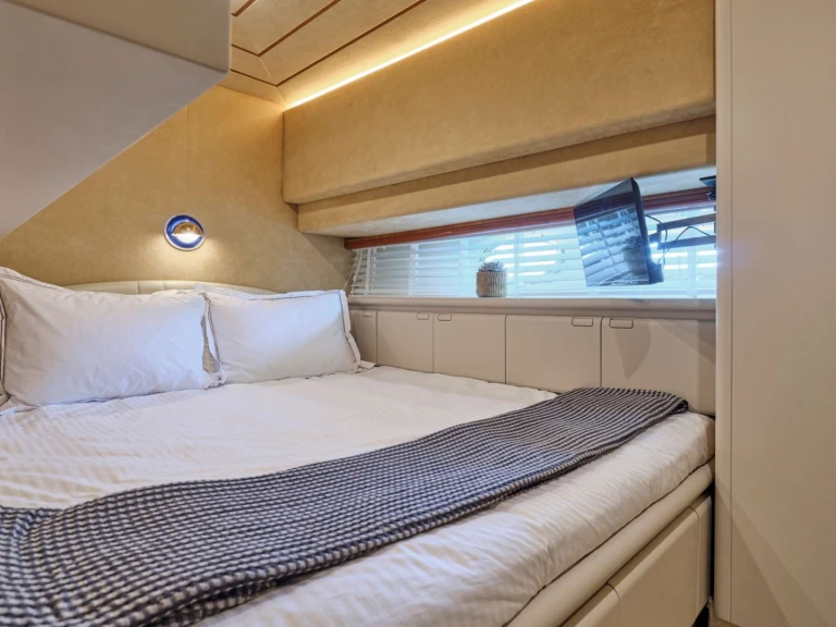 Yacht charter Lávrio - Ferretti Ferretti 80 on SamBoat