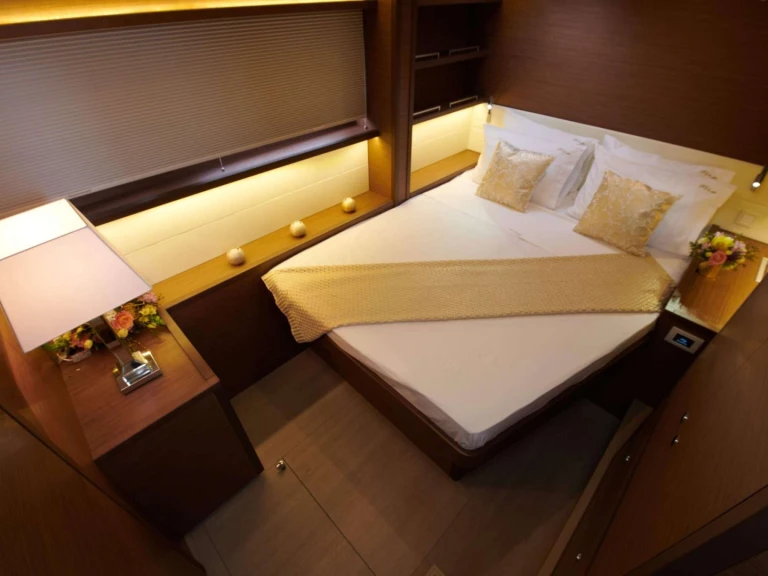 Hire Catamaran with or without skipper Lagoon Tourlos