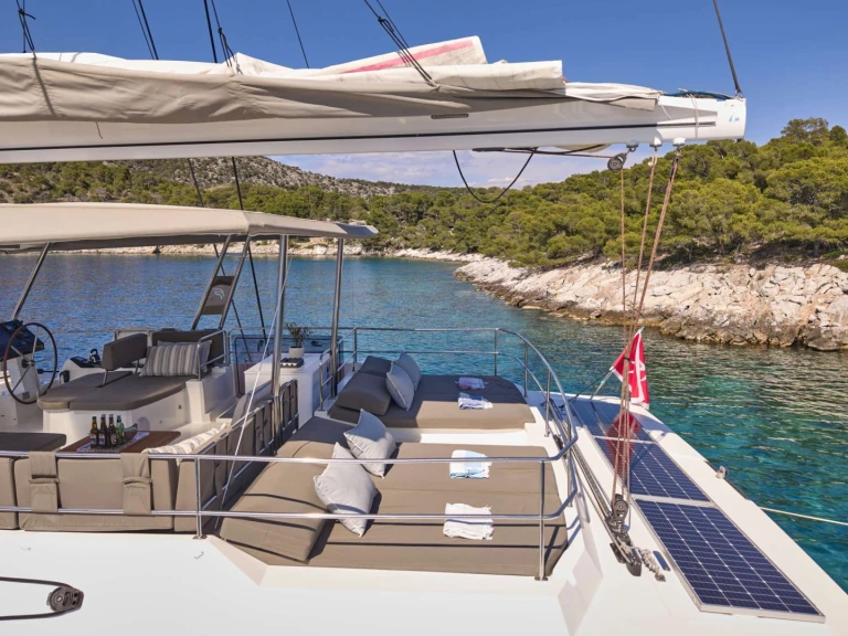 Hire a Fountaine Pajot Fountaine Pajot Alegria 67 (5 cab) Néa Péramos