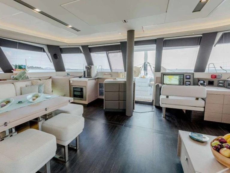 Yacht charter Alimos - Fountaine Pajot Fountaine Pajot Samana 59 (5 cab) on SamBoat