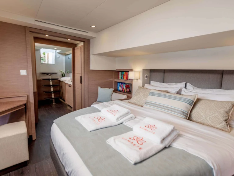 Charter a Fountaine Pajot Fountaine Pajot Samana 59 (4 cab) in Piraeus on Samboat