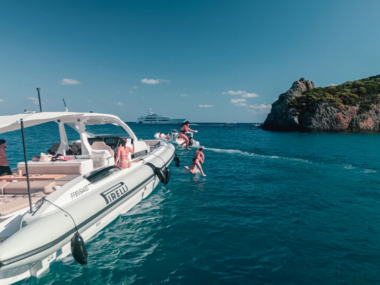 Yacht hire Castellammare di Stabia cheap Pirelli 50 EFB