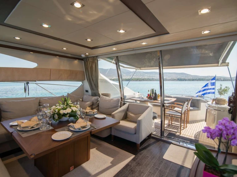 Yacht charter Greece - Sunseeker ELENTARI on SamBoat