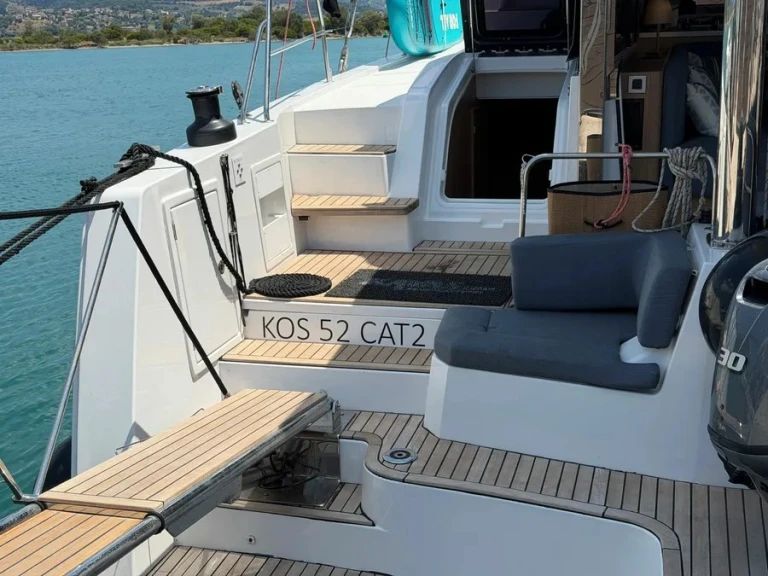 Catamaran to hire Lefkáda at the best price
