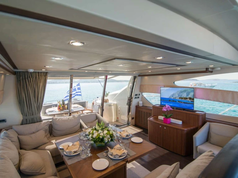 Yacht charter Greece - Sunseeker ELENTARI on SamBoat