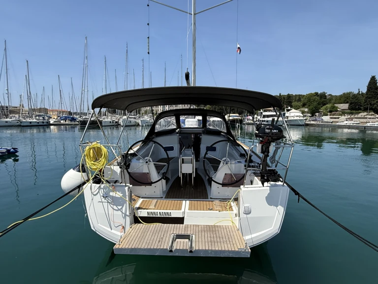 Sailboat hire in Pula - Jeanneau Sun Odyssey 349