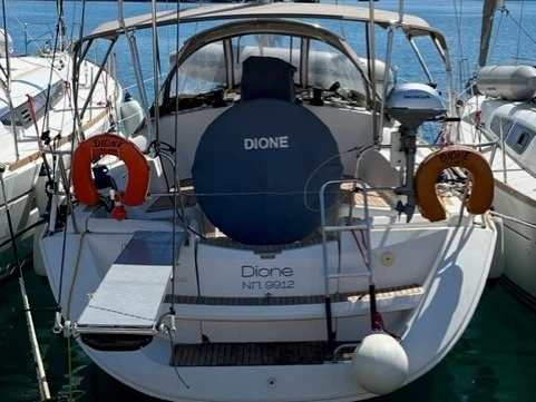 Sailboat to hire Néa Péramos at the best price