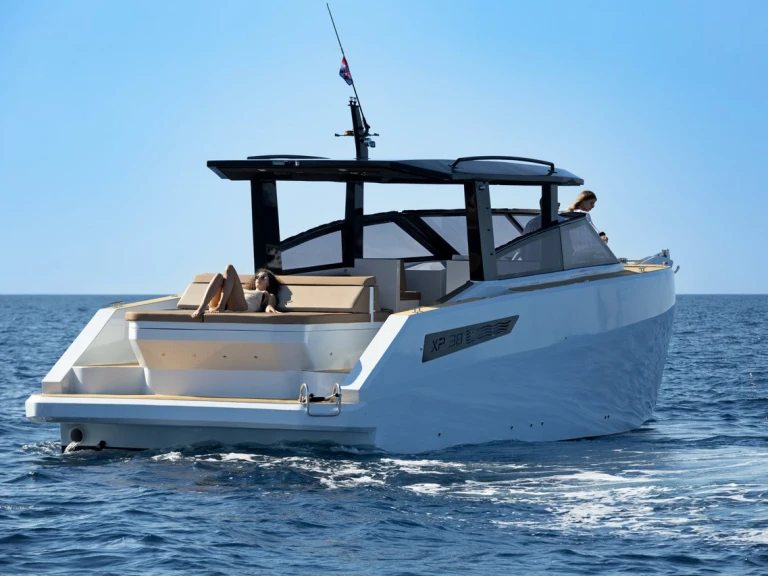 Hire Motorboat Custom Made with a boat licence