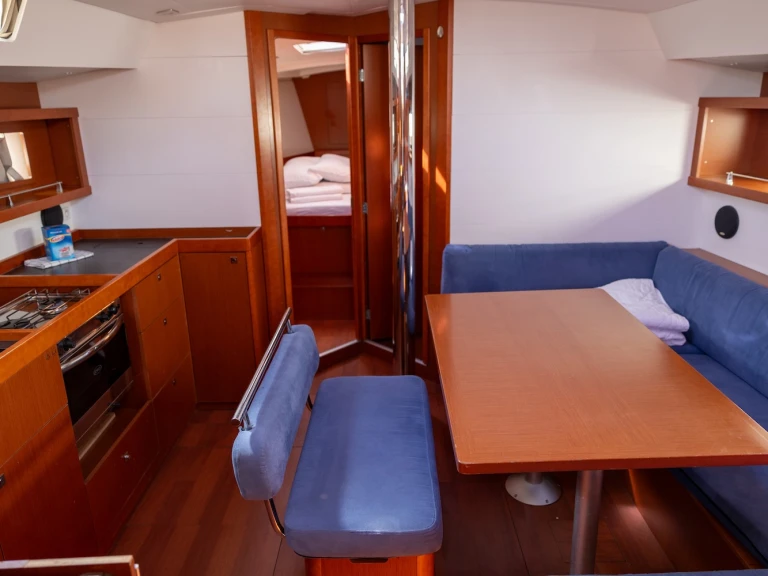 Hire a Bénéteau Oceanis 45 Biograd na Moru